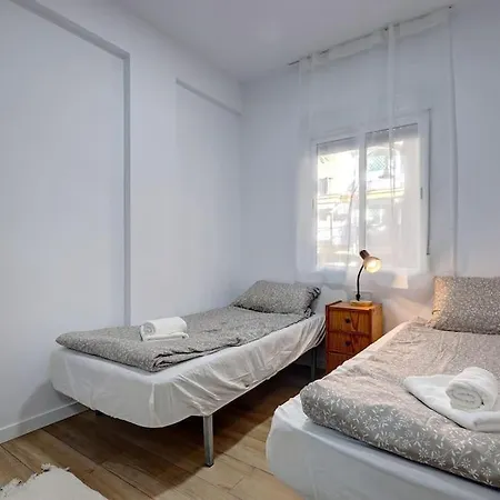 Modern & Vibrant, Urban Flat Apartamento