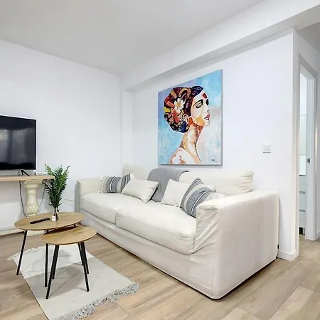 Modern & Vibrant, Urban Flat Fuengirola